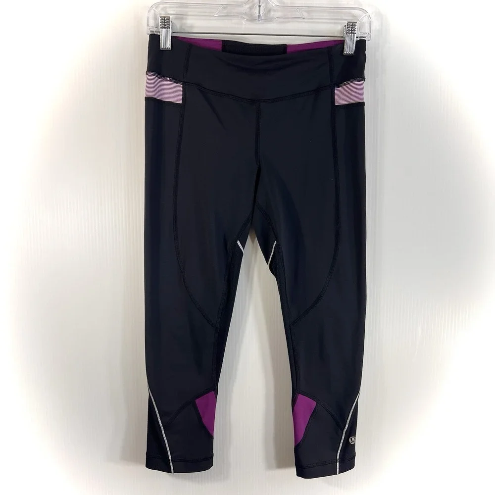Lululemon Run Inspire Crop‎ Leggings Size 6 Black Purple Striped Pattern